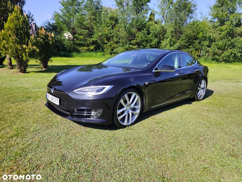 Tesla Model S - 3