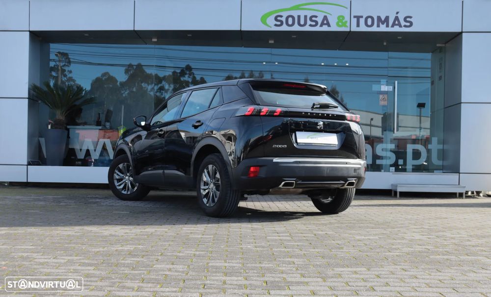 Peugeot 2008 1.2 PureTech Active EAT8 — fotografia 3