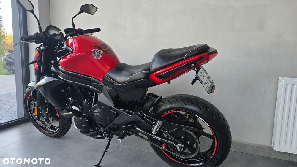 Kawasaki ER - 35