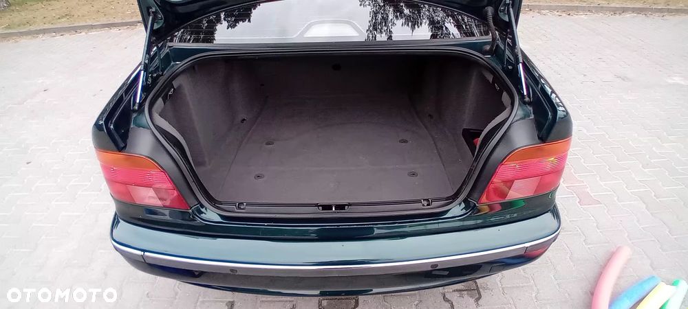 BMW Seria 5 520i - 13