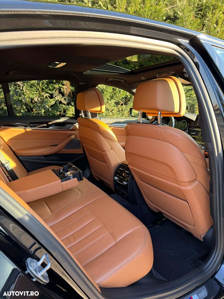 BMW Seria 5 520d xDrive AT - 12