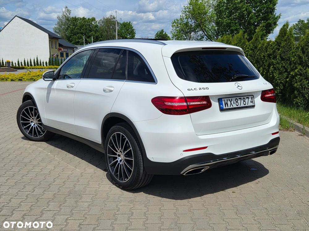 Mercedes-Benz GLC 250 4Matic 9G-TRONIC AMG Line - 27