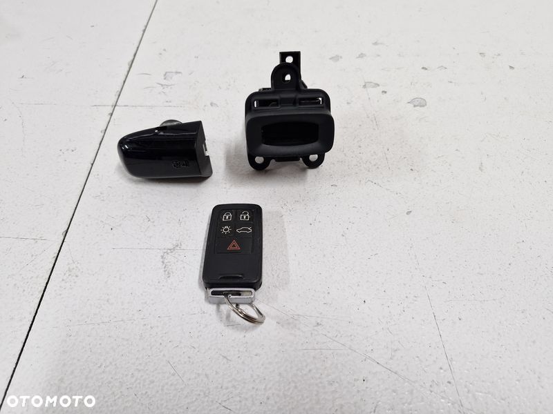 VOLVO S60 II 2 STACYJKA KLUCZYK WKŁADKA ZAMKA ZESTAW 28227917 - 1