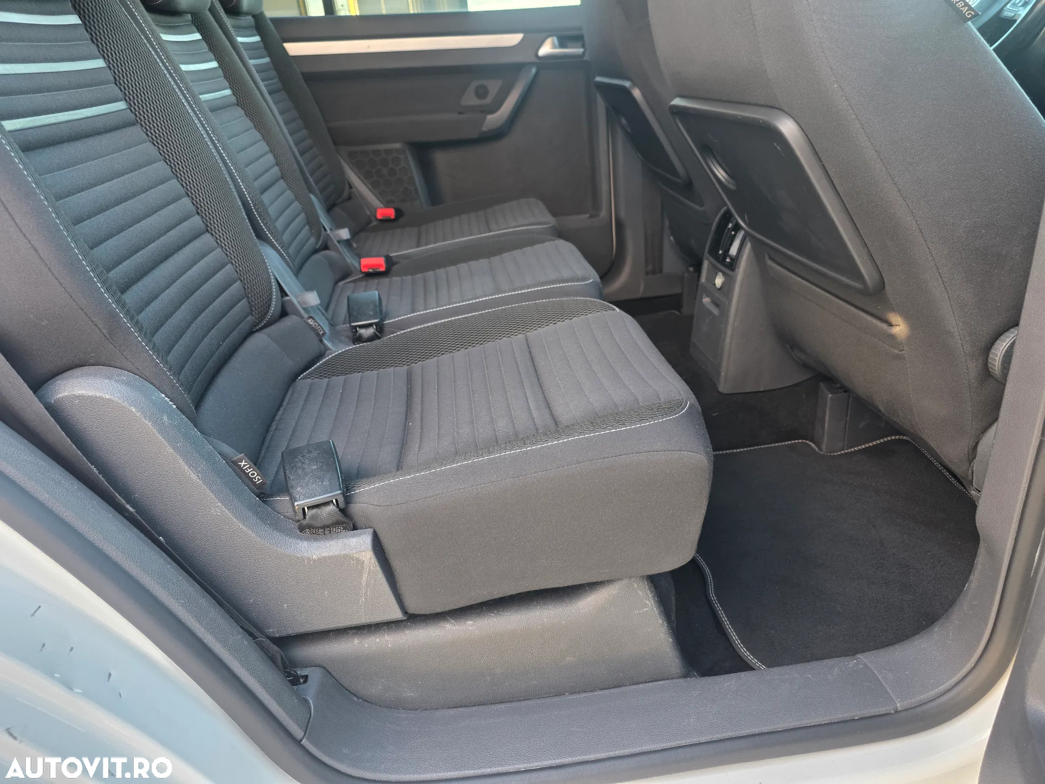 Volkswagen Touran 1.6 TDI DPF BlueMotion Technology DSG Cup - 10