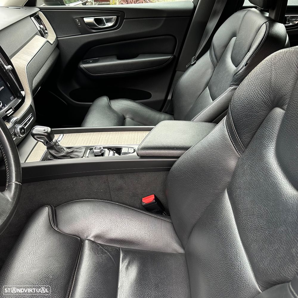 Volvo XC 60 2.0 D4 Inscription AWD Geartronic - 59