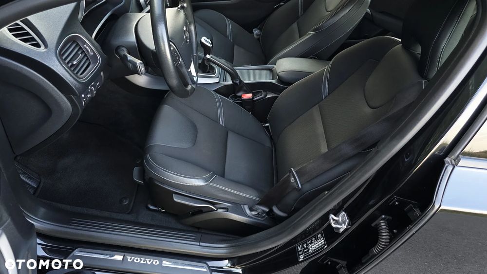 Volvo V40 T2 Drive-E Momentum - 21