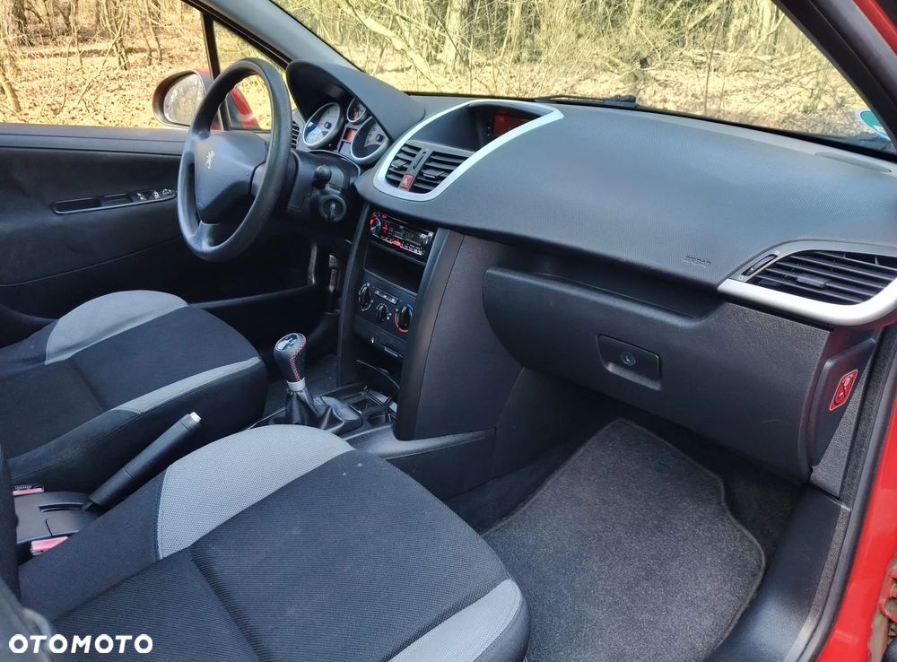 Peugeot 207 1.6 HDi - 14