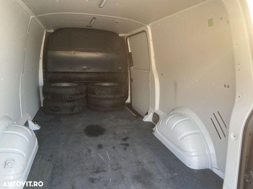 Volkswagen Transporter - 18