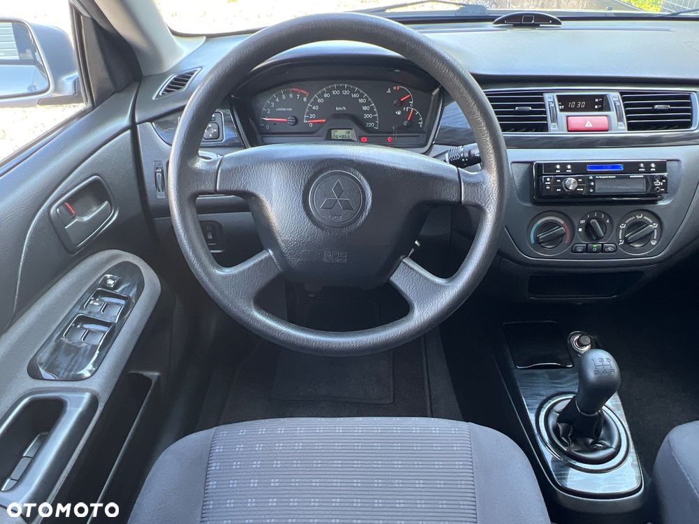 Mitsubishi Lancer 1.6 Intense - 22
