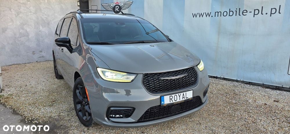 Chrysler Pacifica - 8