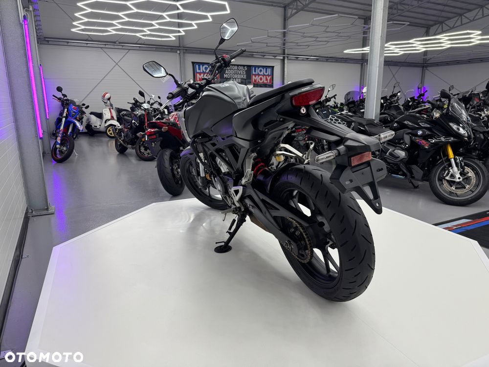 Honda CB - 25