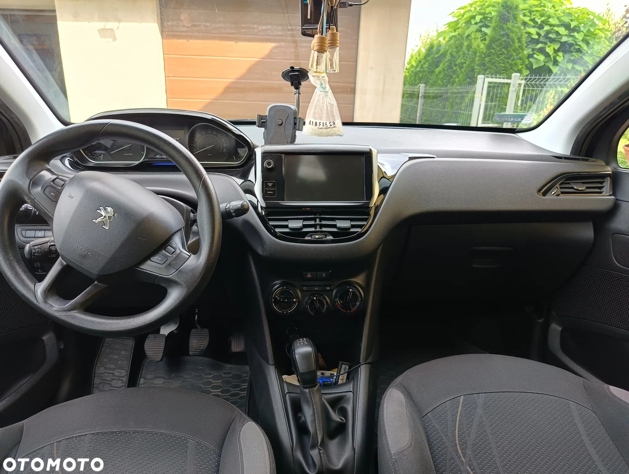 Peugeot 208 1.6 e-HDi Allure STT - 19