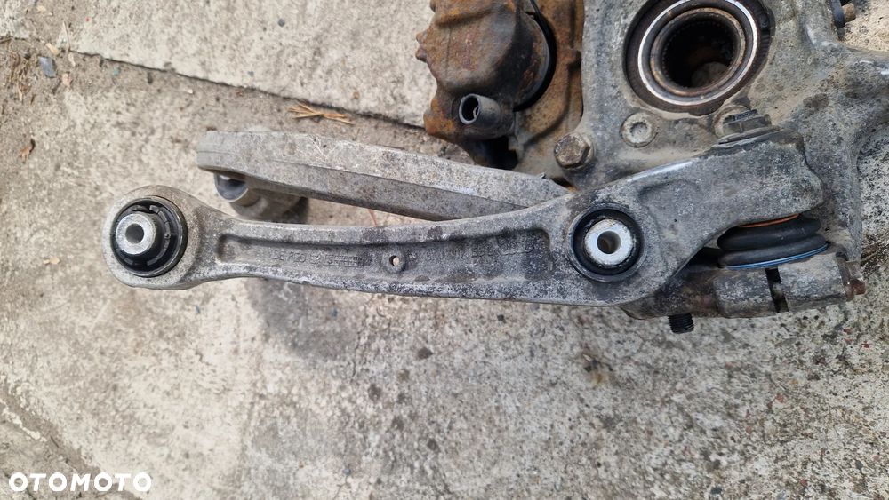 AUDI A4 B8 WAHACZ DOLNY LEWY 8K0407155B - 1