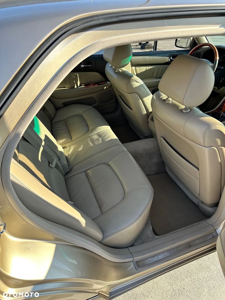 Lexus LS - 16