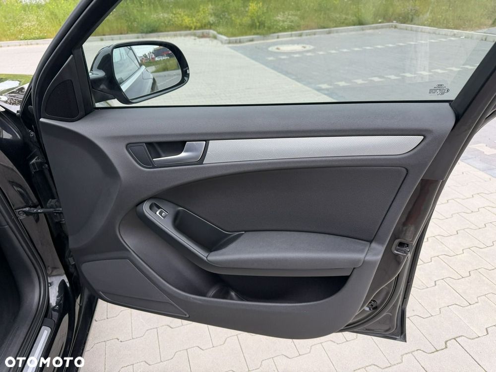 Audi A4 Limousine - 35