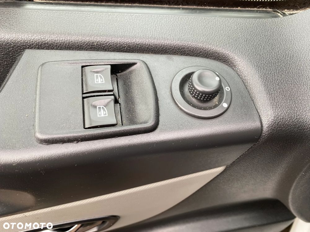 Renault TRAFIC - 13