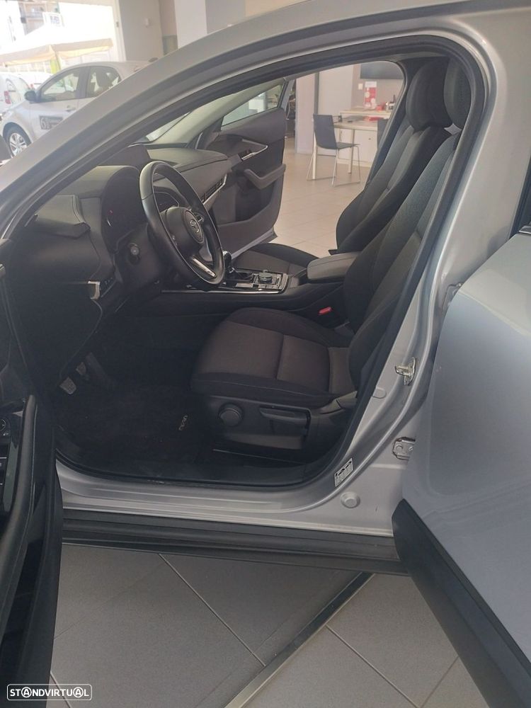Mazda CX-30 2.0 Sky-G Evolve i-Active - 4