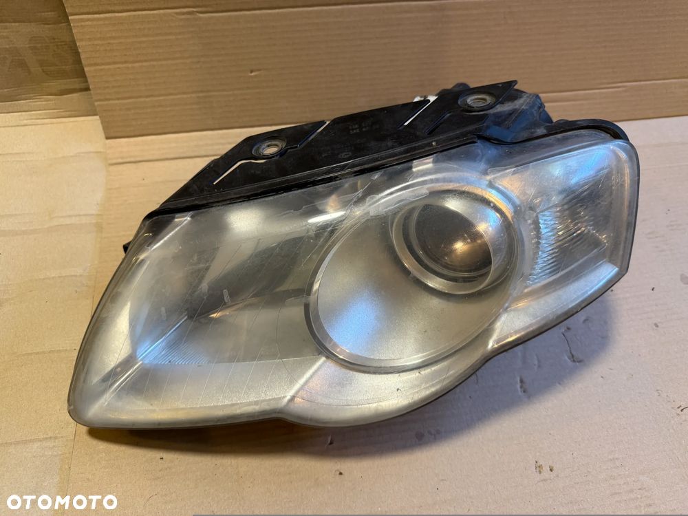 Lampa prawa lewa Volkswagen Passat B6 soczewka OE - 5