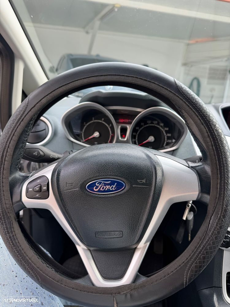 Ford Fiesta 1.25 Trend - 13