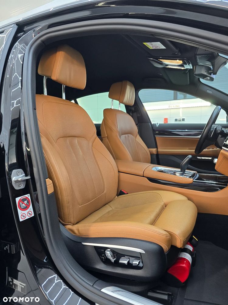 BMW Seria 7 730d xDrive - 31
