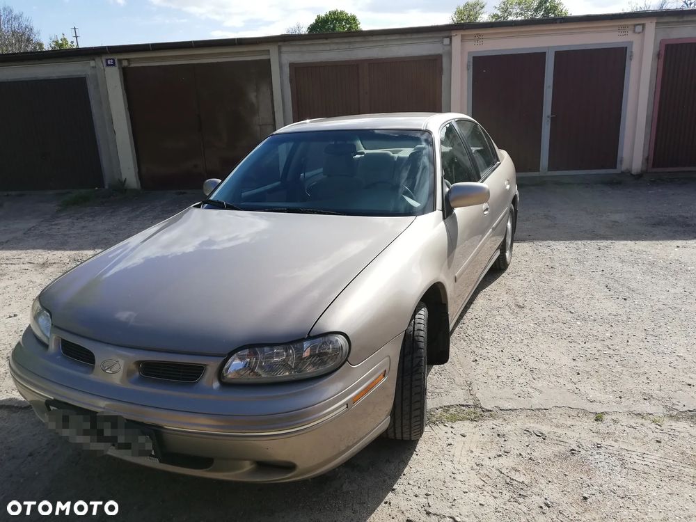 Oldsmobile Cutlass 3.1 International - 1