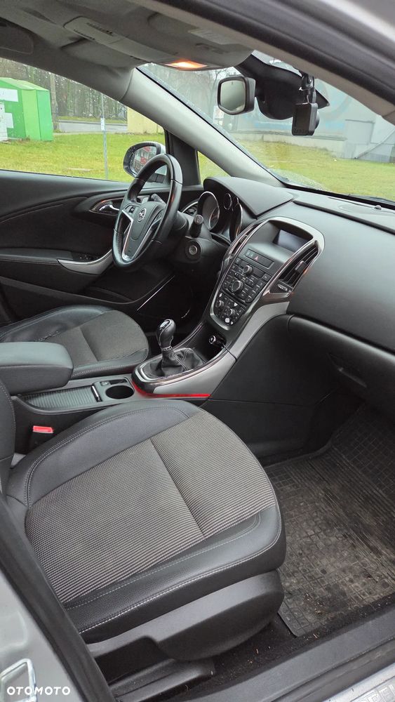 Opel Astra 1.6 T Cosmo - 15