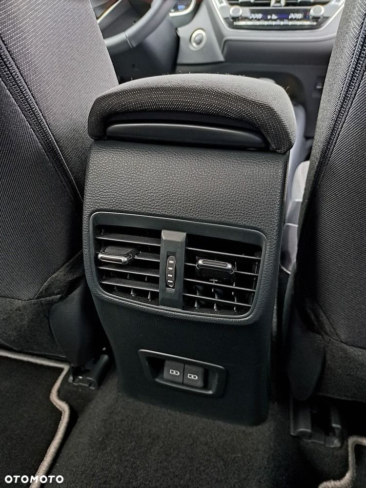 Toyota Corolla 1.8 Hybrid Style - 22