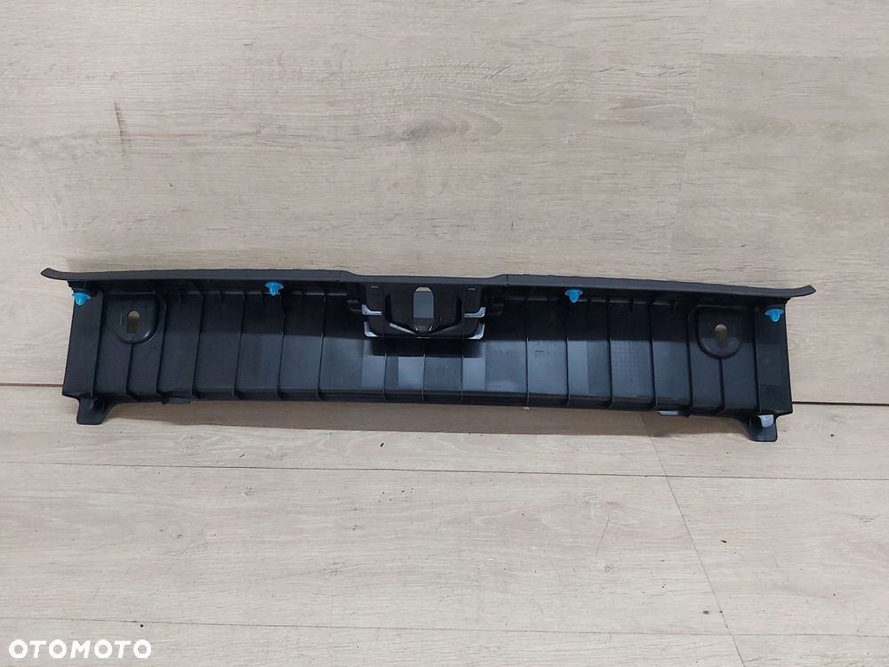 Toyota Prius IV 1,8 xw50 osłona pasa tylnego bagażnika 64716-47110 - 5