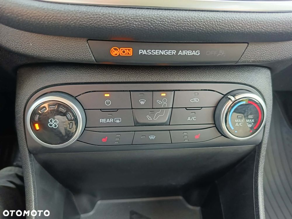 Ford Fiesta 1.1 S&S TITANIUM - 33