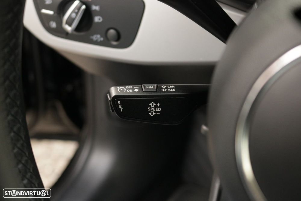 Audi A4 Avant 30 TDI S tronic - 35