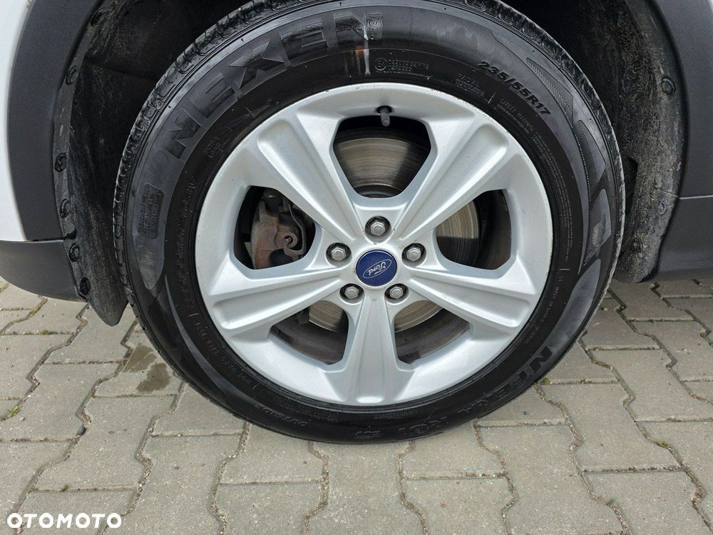 Ford Kuga 2.0 TDCi 2x4 Titanium - 14