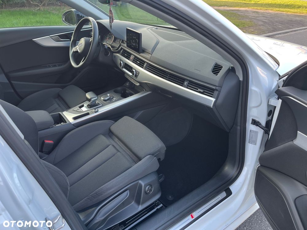 Audi A4 Limousine 40 TFSI S tronic S line - 15