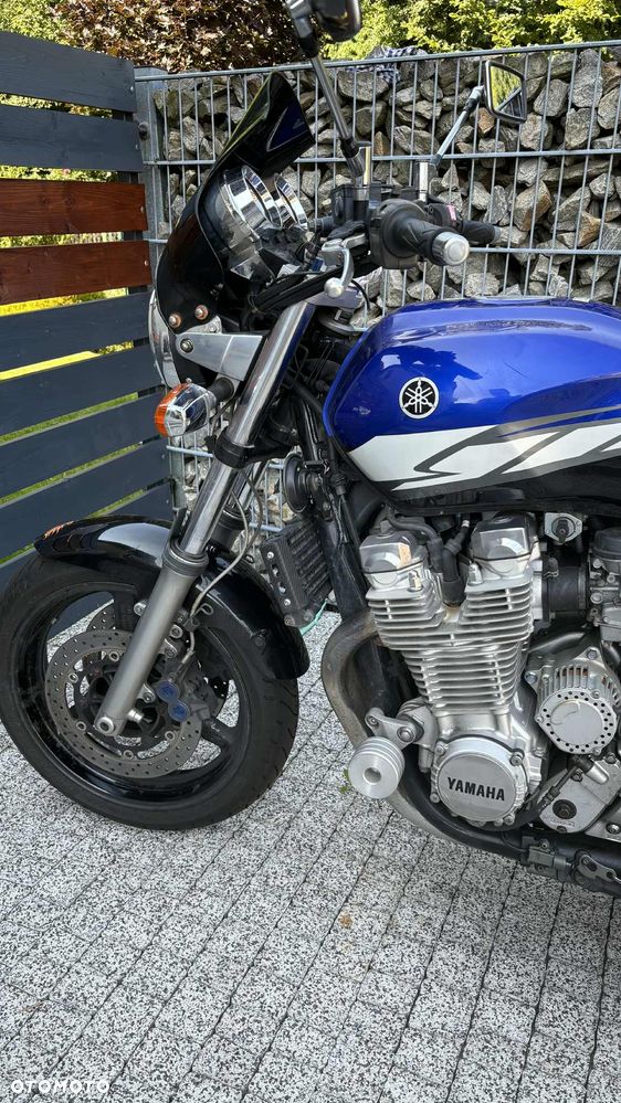 Yamaha XJR - 1