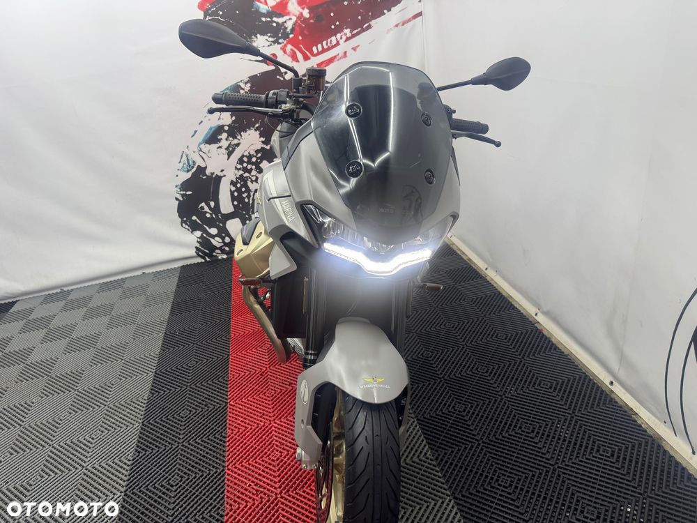 Moto Guzzi V100 Mandello - 38