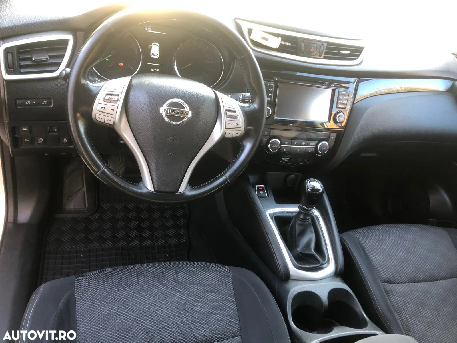 Nissan Qashqai 1.5 DCI Start/Stop Tekna - 12