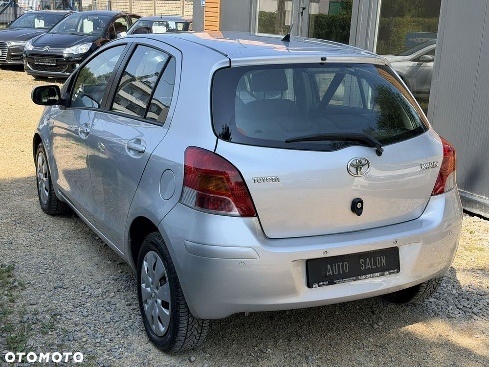 Toyota Yaris - 7