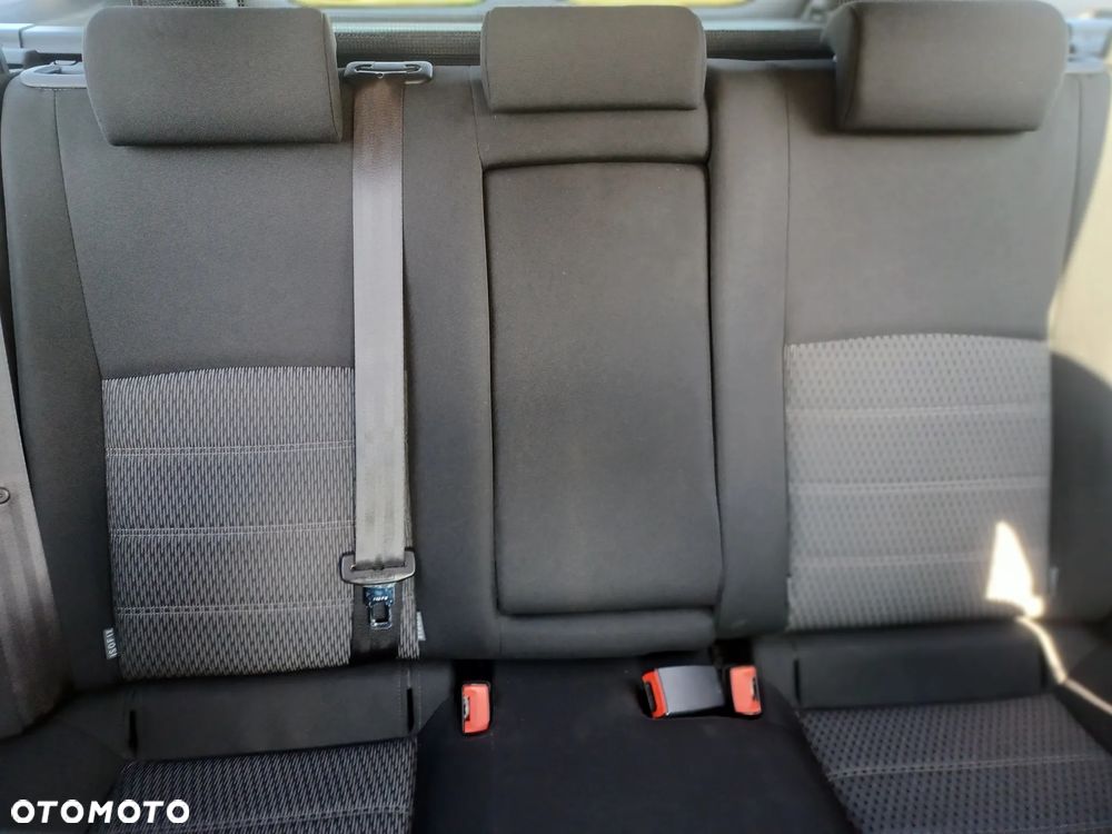 Toyota Avensis 1.8 Edition (2014) - 29