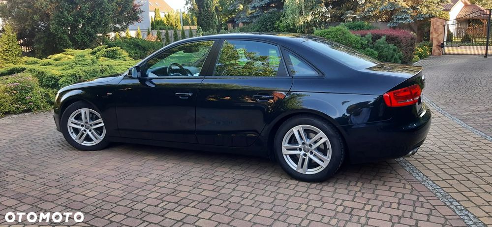 Audi A4 Limousine - 4