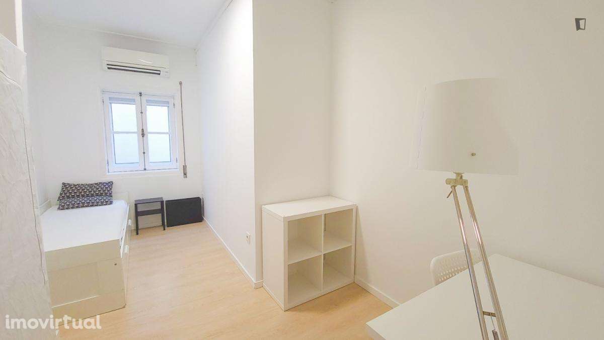 Quarto - localizado em Rio Tinto Porto - Grande imagem: 3/53