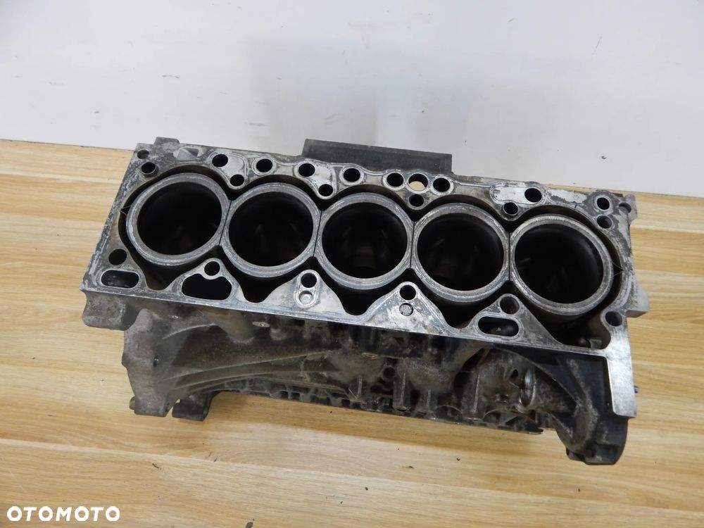 Blok silnika 2.4 D5 D5244T Volvo XC60 xc60 I s60 s80 v70 08-17 Łuków części - 2