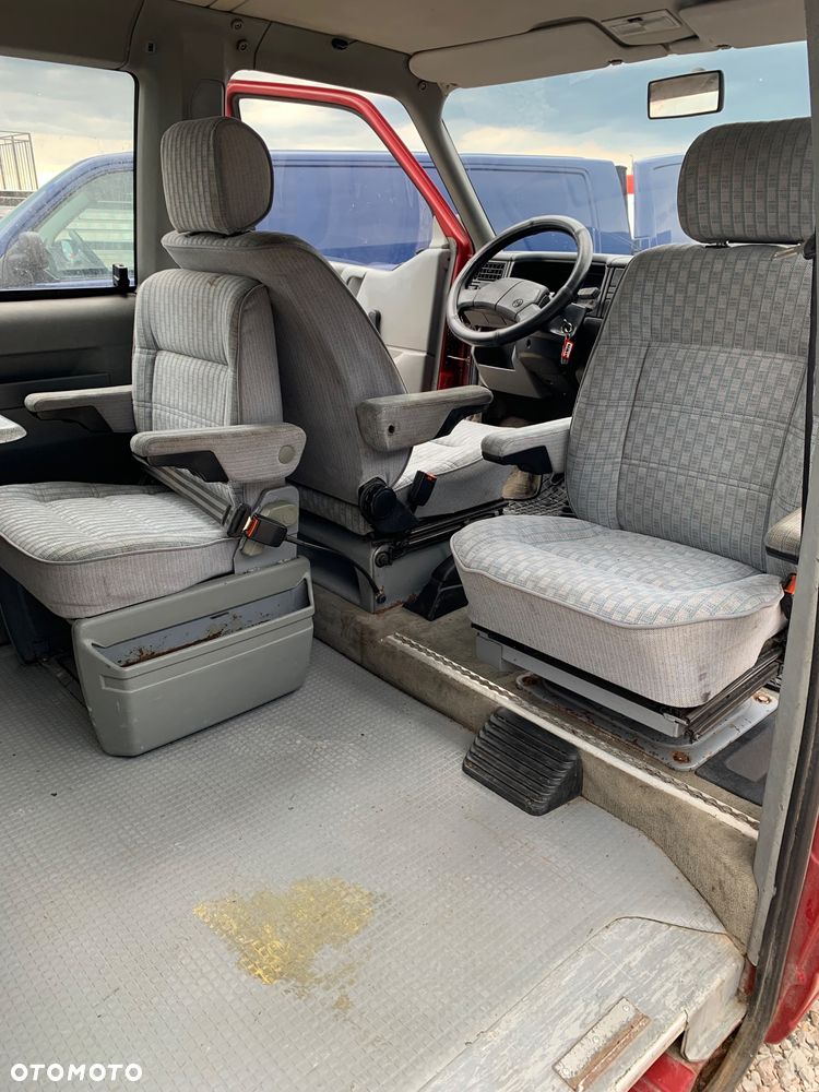 Volkswagen Multivan - 13