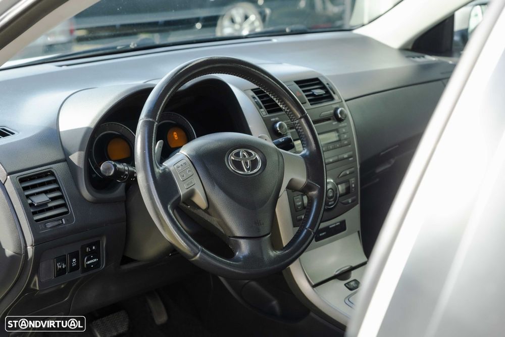 Toyota Corolla 1.4 D-4D Exclusive MM - 9