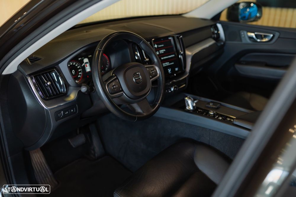 Volvo XC 60 2.0 T8 PHEV Momentum AWD - 20