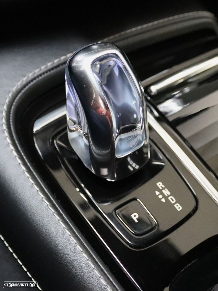 Volvo S90 2.0 T8 R-Design AWD Geartronic - 32