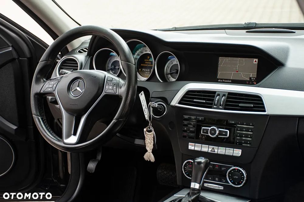 Mercedes-Benz Klasa C 180 BlueEFFICIENCY 7G-TRONIC Avantgarde - 18