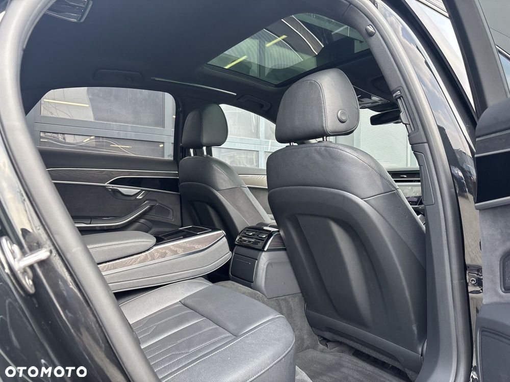 Audi A8 - 35