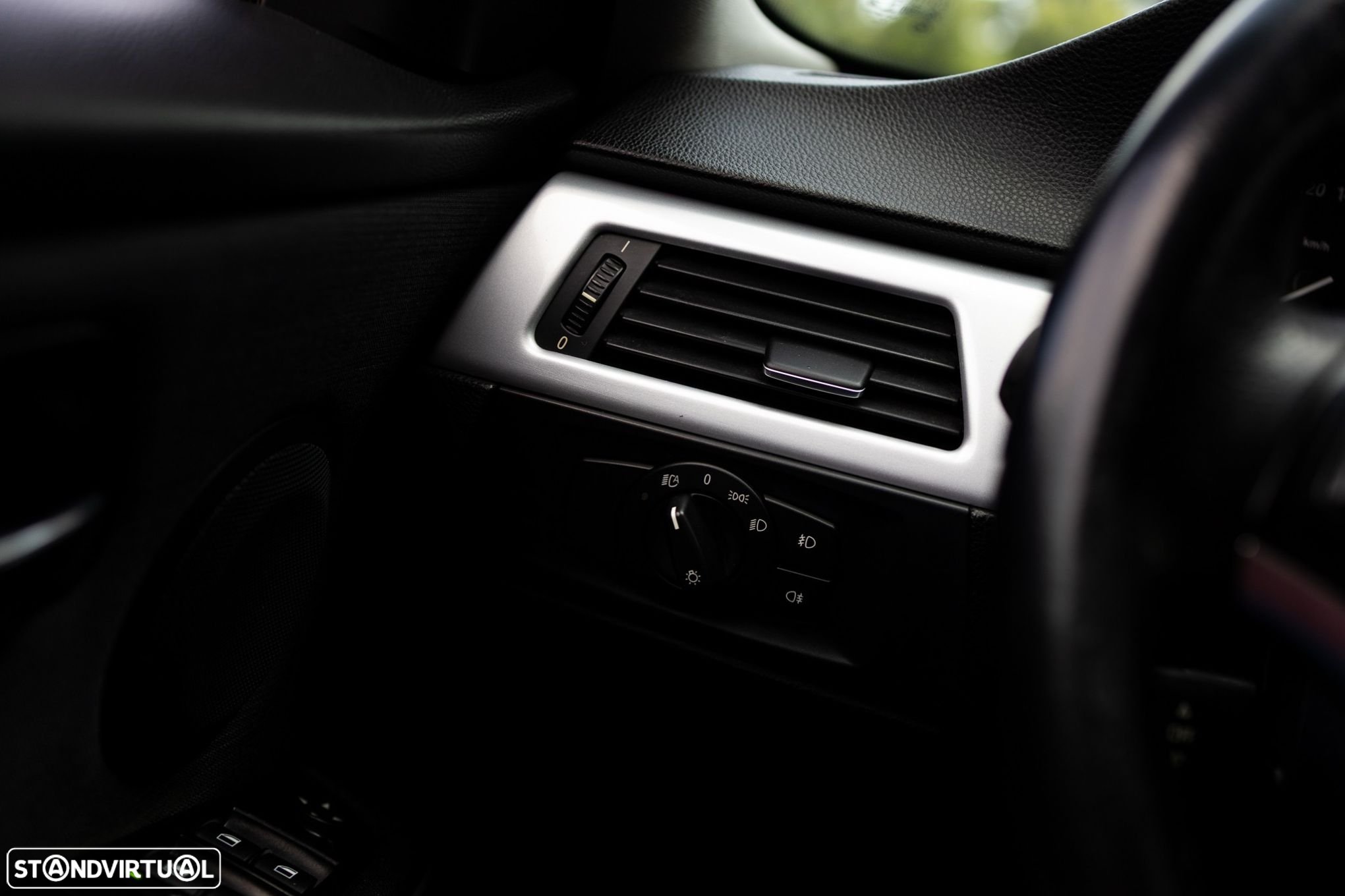 BMW 318 d Touring Navigation Sport - 29