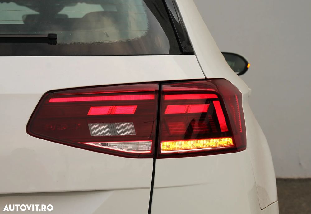 VOLKSWAGEN Passat 2022 — imagine 17