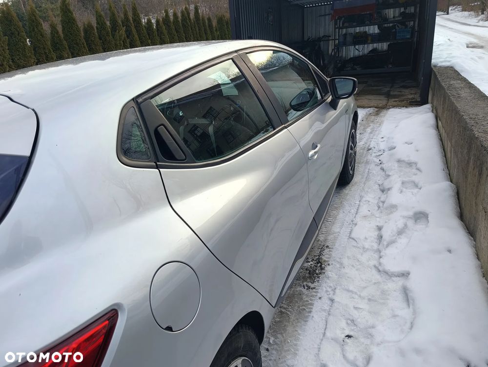 Renault Clio - 8