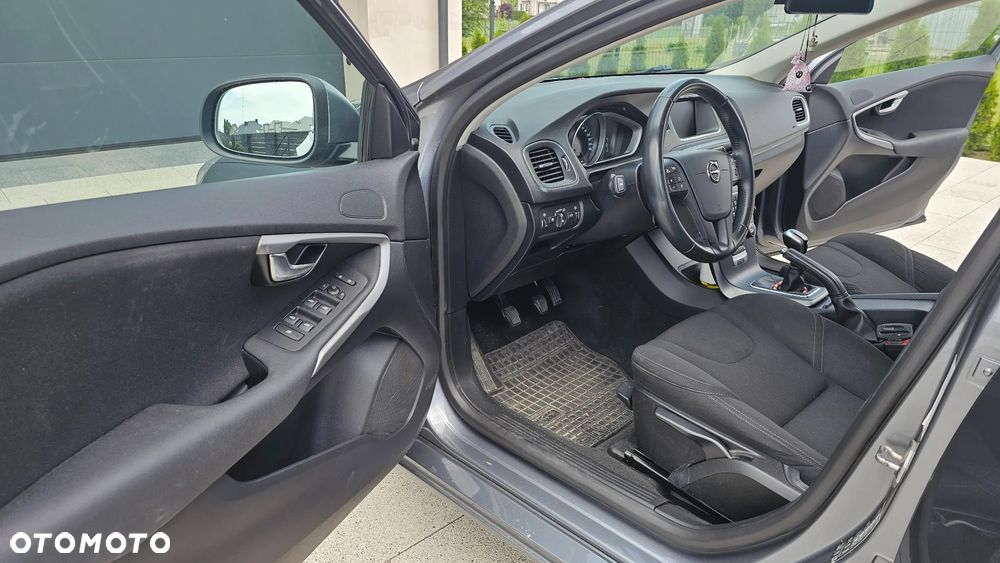 Volvo V40 D2 - 9